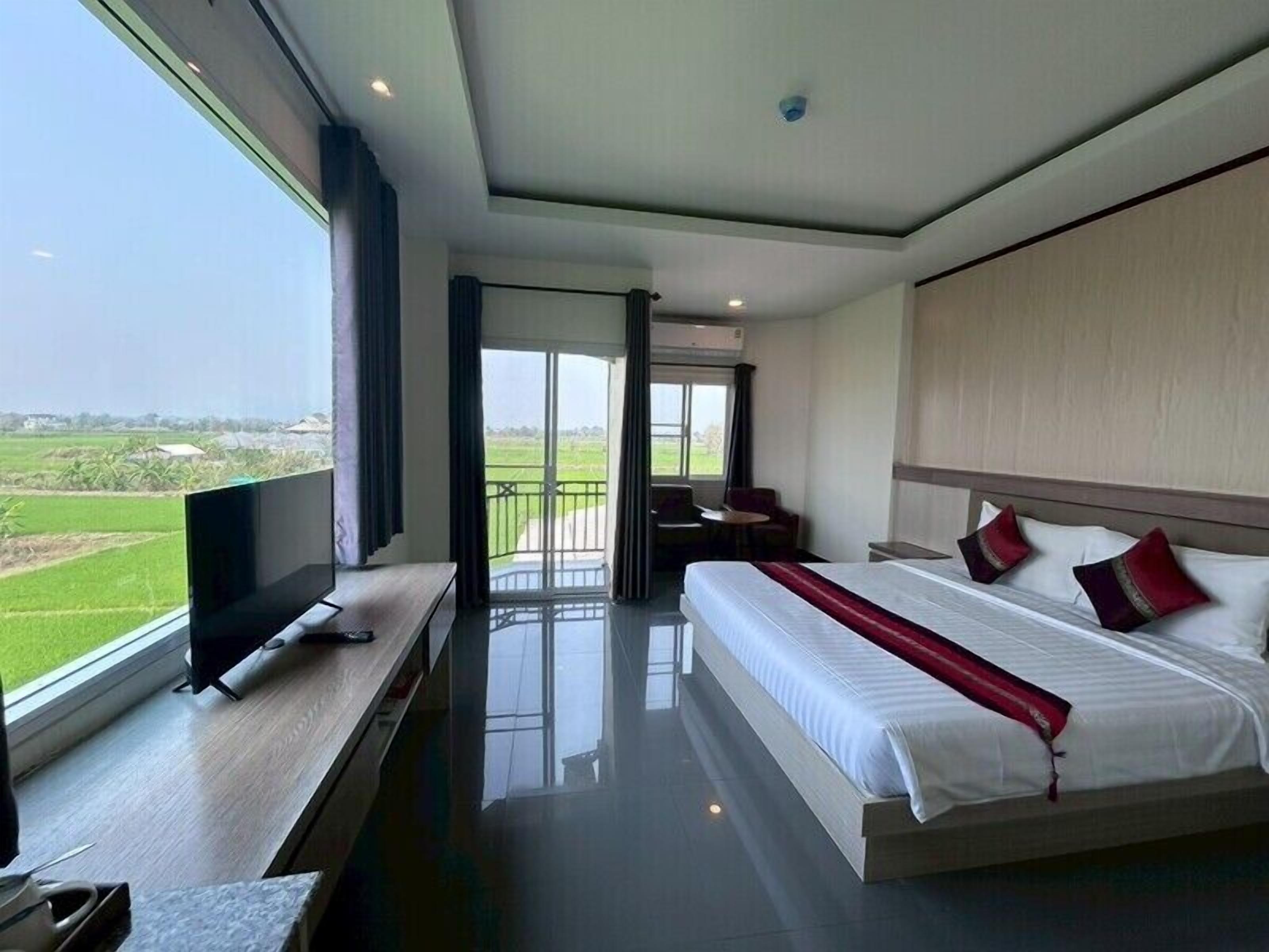 Standard King Room | Free WiFi, bed sheets