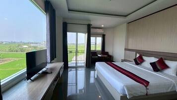 Standard King Room | Desk, rollaway beds (surcharge), WiFi (free), bed sheets