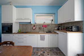 Fridge, oven, electric kettle, coffee grinder - Villa Malama - Marzamemi (Pachino Marzamemi)