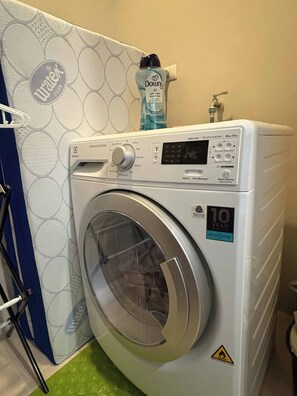 Interior - Pond & Sea View, Mactan Strait (Lapu-Lapu)