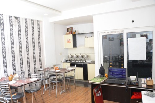 ANAYA GUEST HOUSE & RESTAURANT ETAH