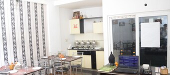 ANAYA GUEST HOUSE & RESTAURANT ETAH