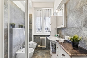 Family Apartment, Multiple Bedrooms, Mountainside (Casa Mirella Full AC And Terrace) | Bathroom | Shower, hair dryer, bidet, towels - Casa Mirella Full AC And Terrace (Nebbiuno)