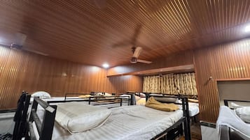 Basic Shared Dormitory | Free WiFi