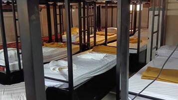 Basic Shared Dormitory | Free WiFi