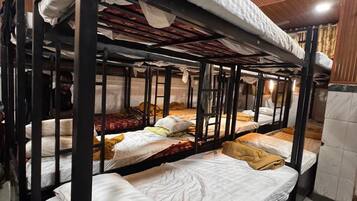 Basic Shared Dormitory | Free WiFi