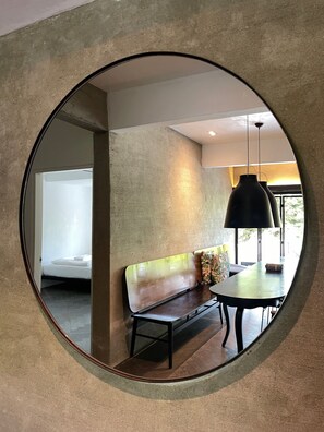 Unclassified image, 2 of 6, button - Colonie 1112 : 8 Pax (Bukit Fraser)