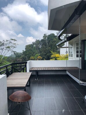 Unclassified image, 5 of 6, button - Colonie 1112 : 8 Pax (Bukit Fraser)