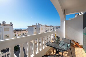 Property grounds - Stunning beach house, panoramic views across Meia Praia bay (Lagos)