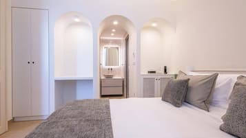 Deluxe Suite, Balcony, Harbor View