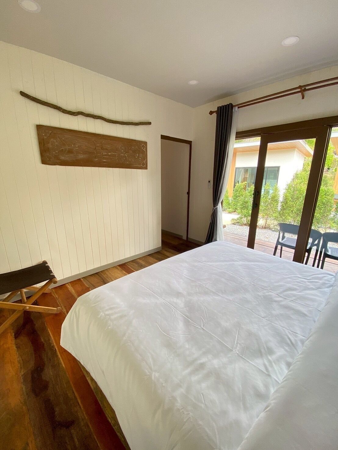 Family House, Hill View