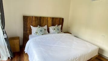 Family House, Hill View