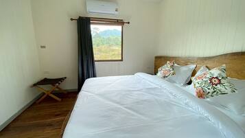 Family House, Hill View