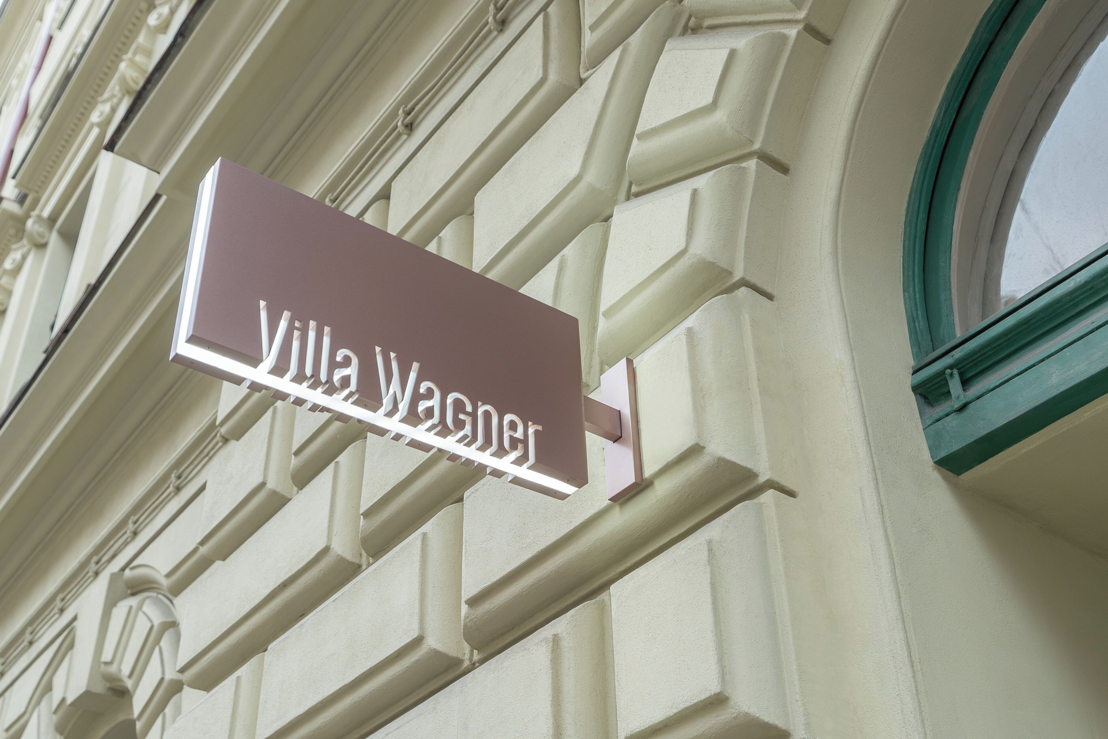 A sign for Villa Wagner.