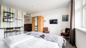 In-room safe, desk, iron/ironing board, free WiFi
