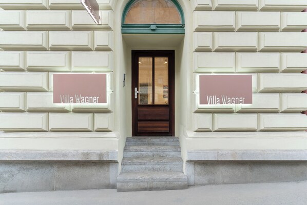 Exterior detail - Villa Wagner (Prague)