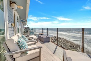Terrace/patio - Oceanfront Views! 3 Bed, 2 Bath with Private Beach (Oceanside)