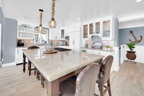 Fridge, microwave, oven, stovetop - Oceanfront Views! 3 Bed, 2 Bath with Private Beach (Oceanside)