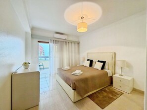 Strykejern/-brett, wi-fi og sengetøy