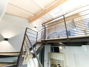 Interior - Agriloft 2 Industrial, climate and garden, sea at 50m (Bordighera)