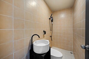 Standard-Doppelzimmer | Badezimmer