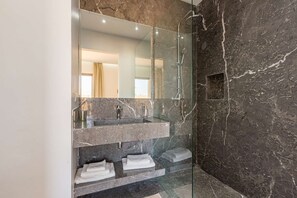 Hair dryer, towels, soap, toilet paper - Superb Marrakech villa with heated pool (Marrakech)