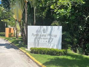 Apartamento, 2 quartos, sacada, vista para a piscina | Área da propriedade