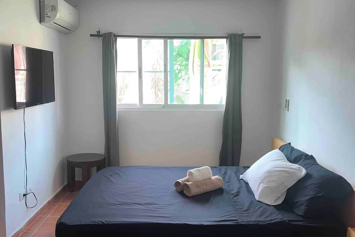 Apart Daire, 2 Yatak Odası, Balkon, Havuz Manzaralı