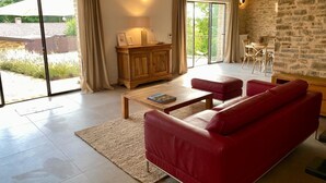 Living area - In the heart of Alta Langa, a charming villa with private pool (Piemonte)