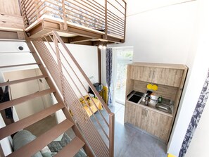 Interior - Agriloft 3 Agave, garden and climate, sea at 50 m (Bordighera)