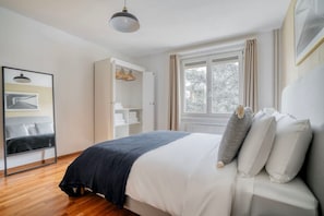 Room - 3-BR in Wipkingen · parking · tram nearby (Zürich)