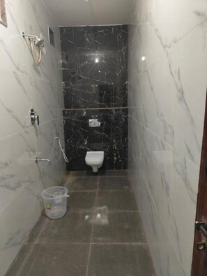 Doppelzimmer, Balkon | Badezimmer