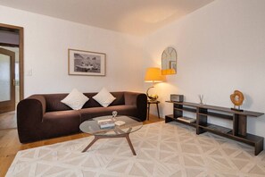 Unclassified image, 2 of 25, button - Cocoa Suite - 2 BR - free parking (Kilchberg)