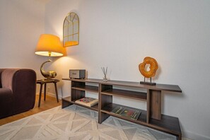 Télévision, chaîne hi-fi