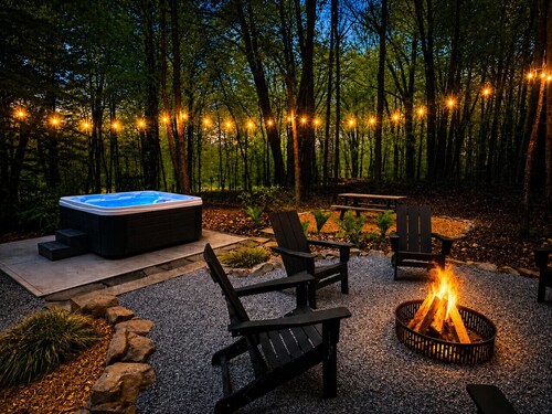 Soleil Chalet Retreat | Tranquil Lot • Fire Pit