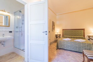 2 bedrooms, in-room safe, iron/ironing board, free WiFi - Il Casale del Sughereto (Bolsena)
