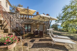 Outdoor dining - Il Casale del Sughereto (Bolsena)