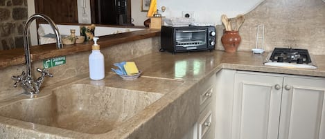 Fridge, microwave, coffee/tea maker, electric kettle