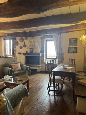 TV - The View With a Room (Bolsena)