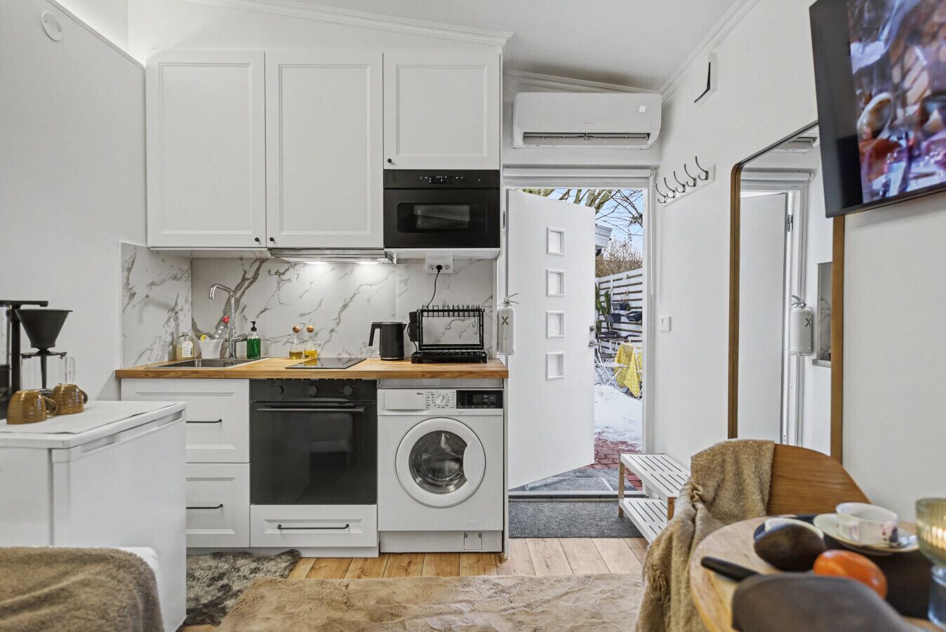 Microwave, oven, coffee/tea maker, toaster