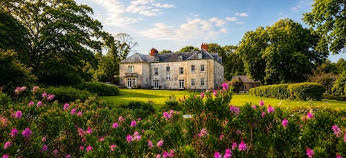 Georgian Manor · Sleep 17 · 8 Acres · Pet Friendly
