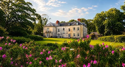 Georgian Manor · Sleep 17 · 8 Acres · Pet Friendly