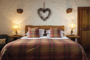 2 Schlafzimmer, Schreibtisch, Bügeleisen/Bügelbrett, Reisekinderbett