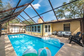 Unclassified image, 2 of 46, button - Aqua Queen | Pool 3BR (St. Augustine)