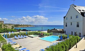 Pool - Apartment in Audierne by Trescadec Beach (Audierne)