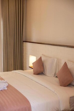 غرفة مريحة للاستخدام الفردي - بمنظر للمسبح