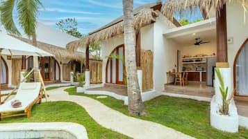 Family Studio, 1 King Bed, Pool View | Outdoor dining