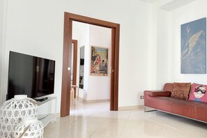 Living area - SE216 – Senigallia, spacious and bright four-room apartment 50 meters from the beach (Senigallia)