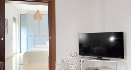 SE216 – Senigallia, spacious and bright four-room apartment 50 meters from the beach