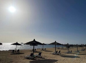 Beach - The View - Community - 2 Room Apartment (Red Sea Governorate)